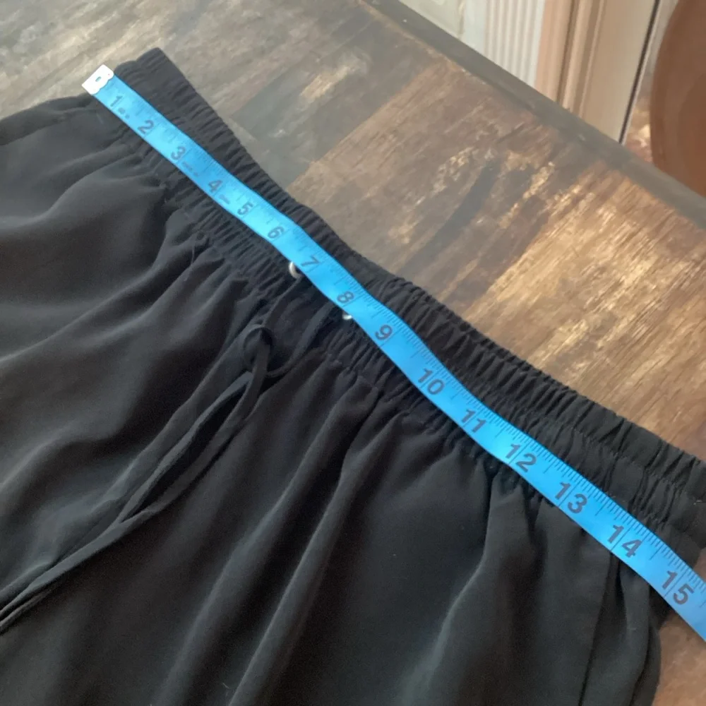 EXPRESS Black Dressy ANKLE Mid Rise Elastic Waist Jogger Type Silky Pants! Med
